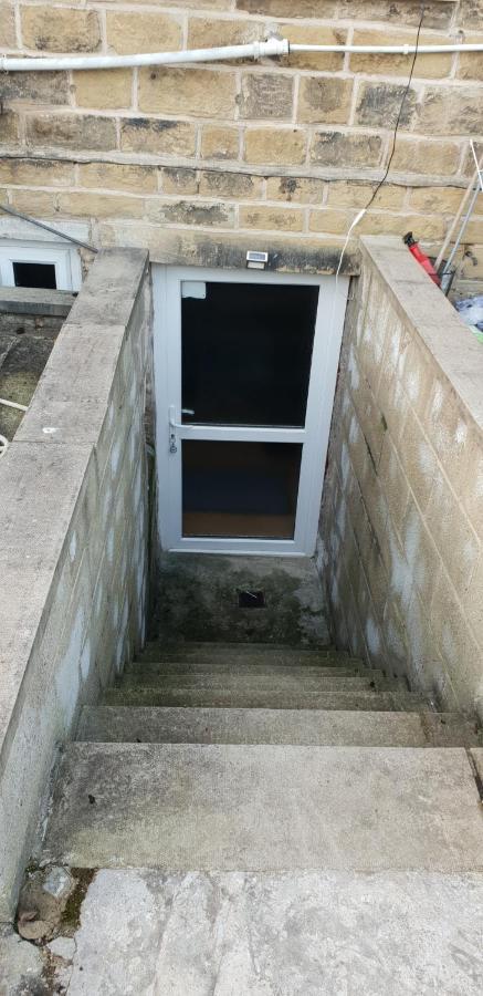Private Basement Studio Flat With Modern Features Apartment Huddersfield Exterior foto